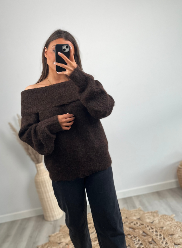 LOLA - Off shoulder Choco Trui