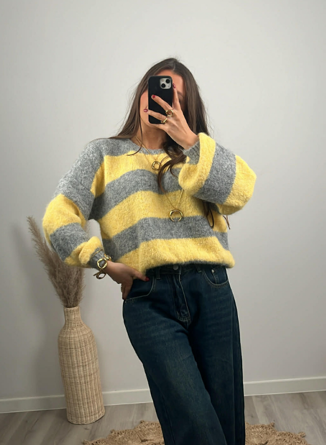 FEM - Trui Geel/ Grijs