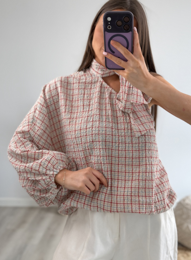 One- shoulder top
