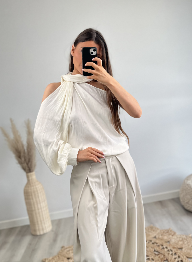 AMY - Classy Top Ecru