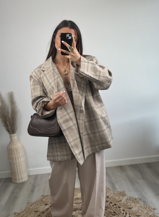 MIRA – Oversized Blazer Beige