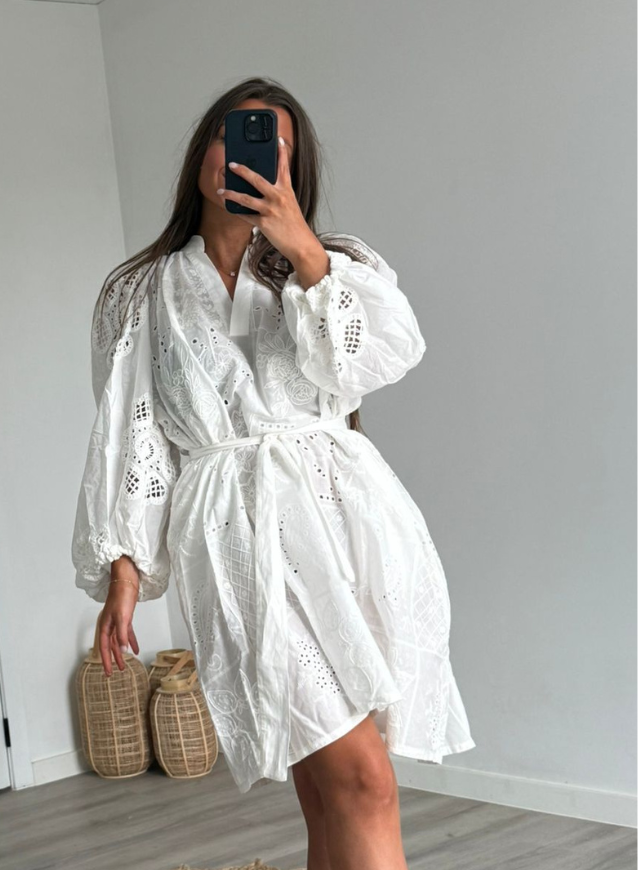 LIA - Witte broderie jurk