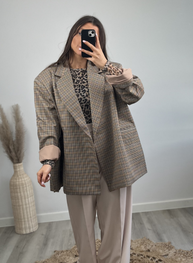 MIRA – Oversized Blazer Karos Braun