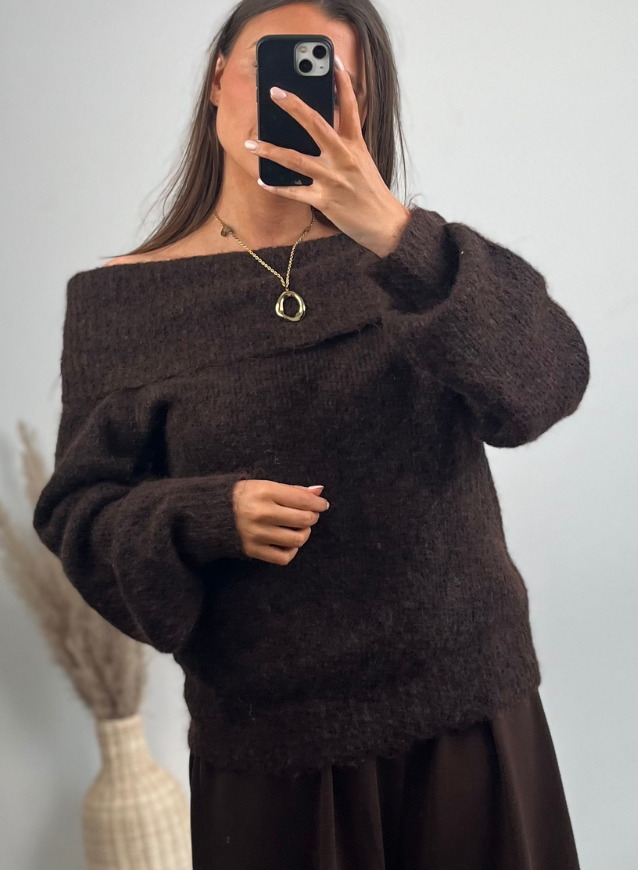 LOLA - Off shoulder Choco Trui