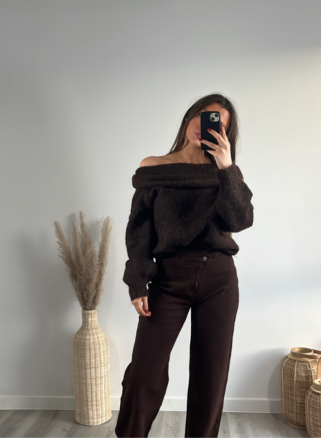 LOLA - Off shoulder Choco Trui
