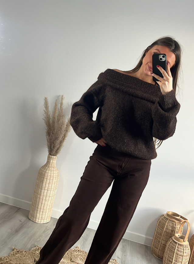 LOLA - Off shoulder Choco Trui