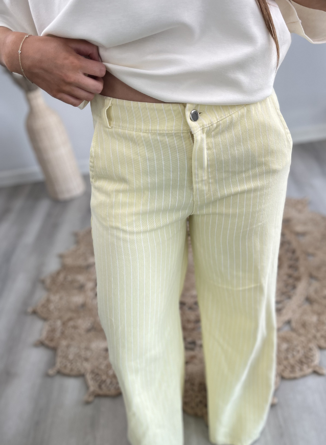 Gelb gestreifte Hose
