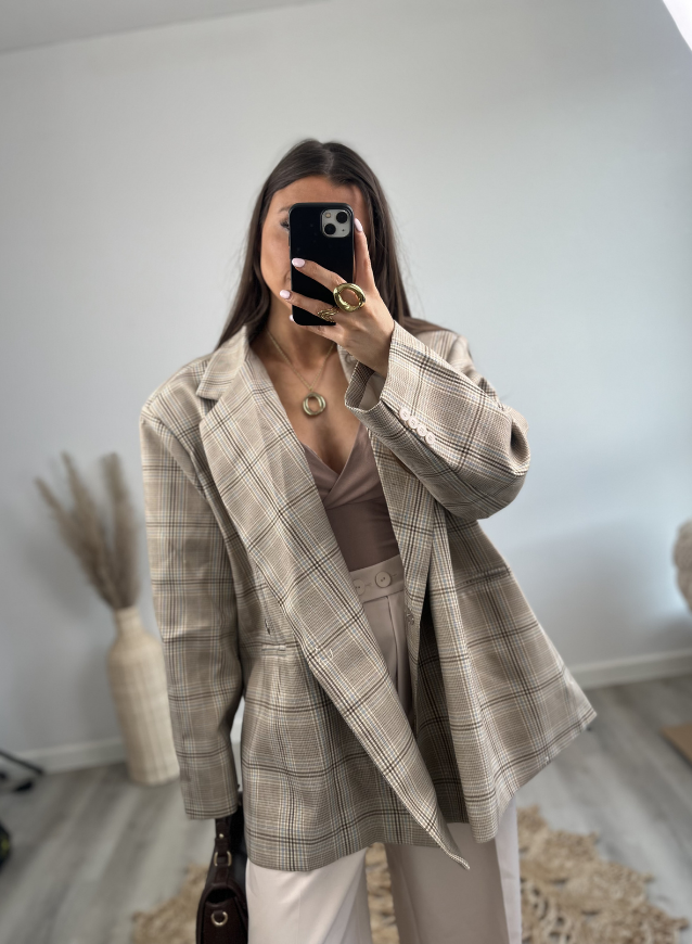 MIRA - Oversized Blazer Beige