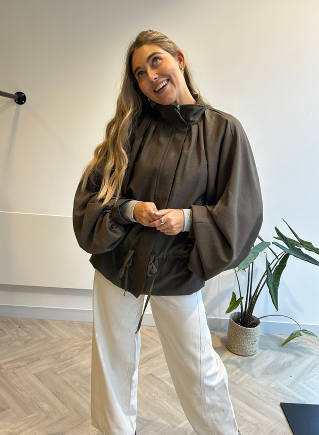 CARO - Jasje kaki