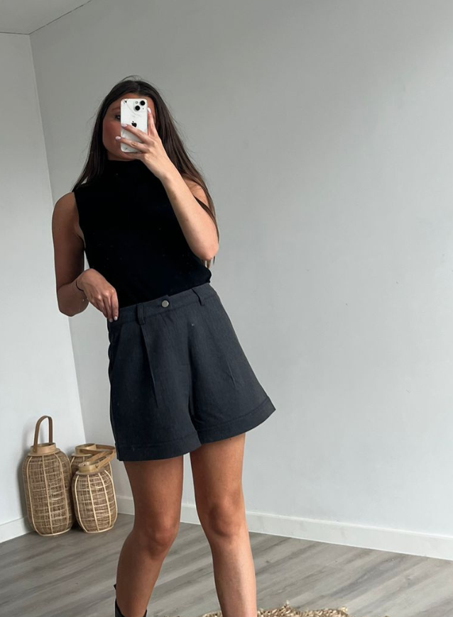 LIEN -  Mouwloze coltrui